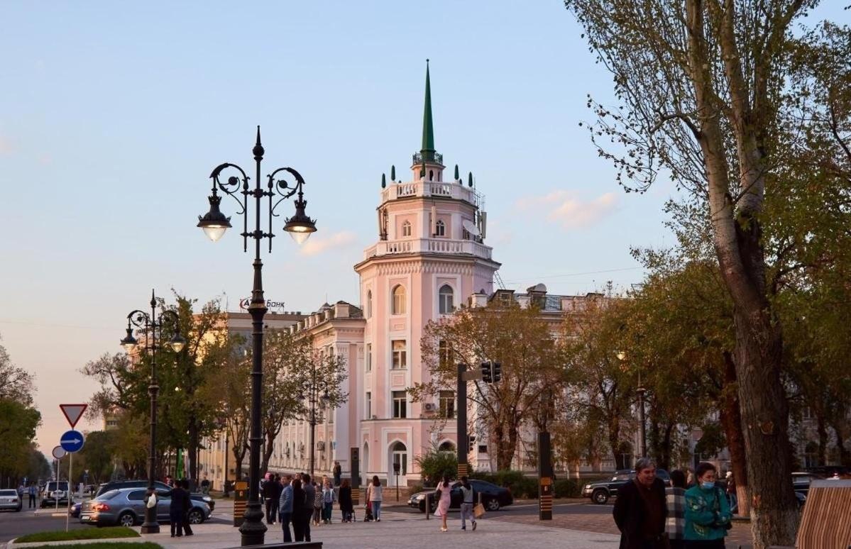 Nadezhda Apartments On The Nauryzbai Batyr 82 Almaty Exterior foto