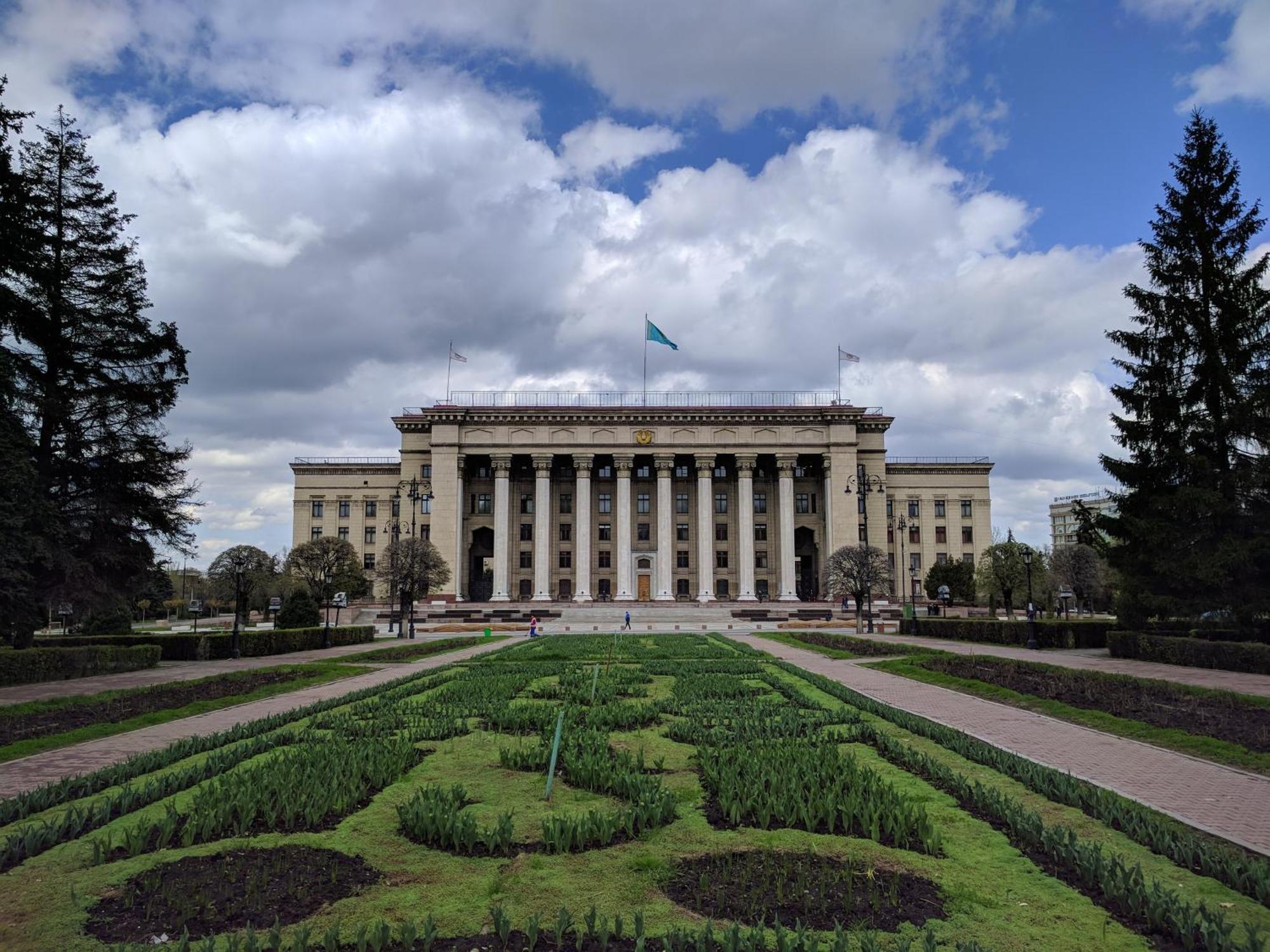 Nadezhda Apartments On The Nauryzbai Batyr 82 Almaty Exterior foto